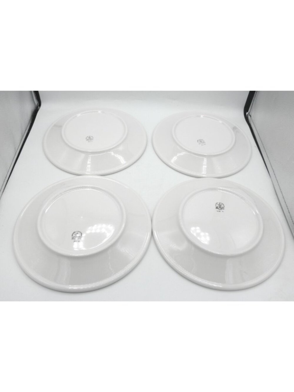 Seville by Homer Laughlin 9-1/8 Inch Luncheon Plate Set of 4 Pattern: HLCSEV - Picture 2 of 7